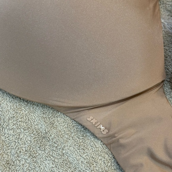 Skims Body Wireless Form Push Up Plunge Bra 34H Clay NWT - Picture 2 of 7